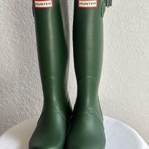 Hunter Dark Green Footwear- LIKE NEW